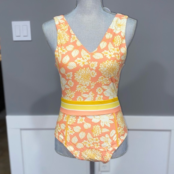 So Peachy Swimsuit - Picture 2 of 8